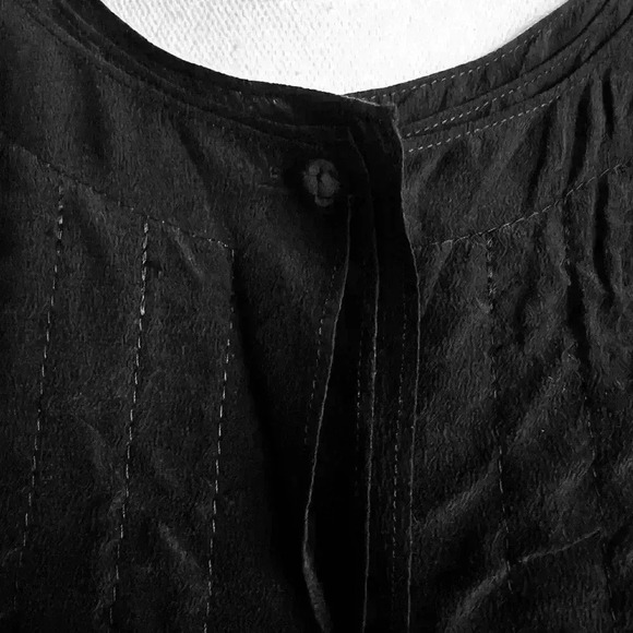 Eileen Fisher 100% Silk Quilted Button Down Blouse Cardigan. - Picture 5 of 9